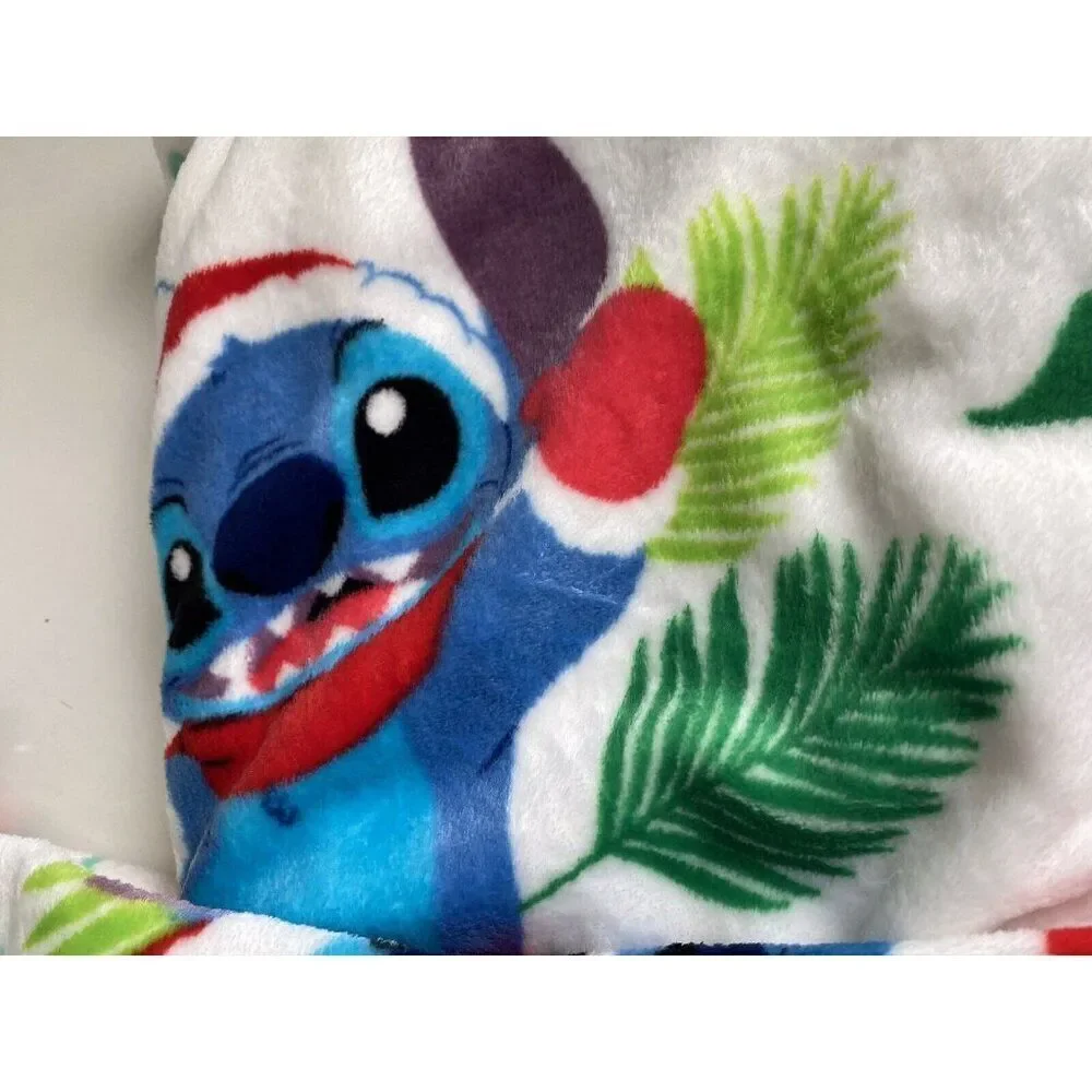 Disney Stitch With Mittens Winter Christmas Santa Hat Throw Blanket 50 X 70” NEW